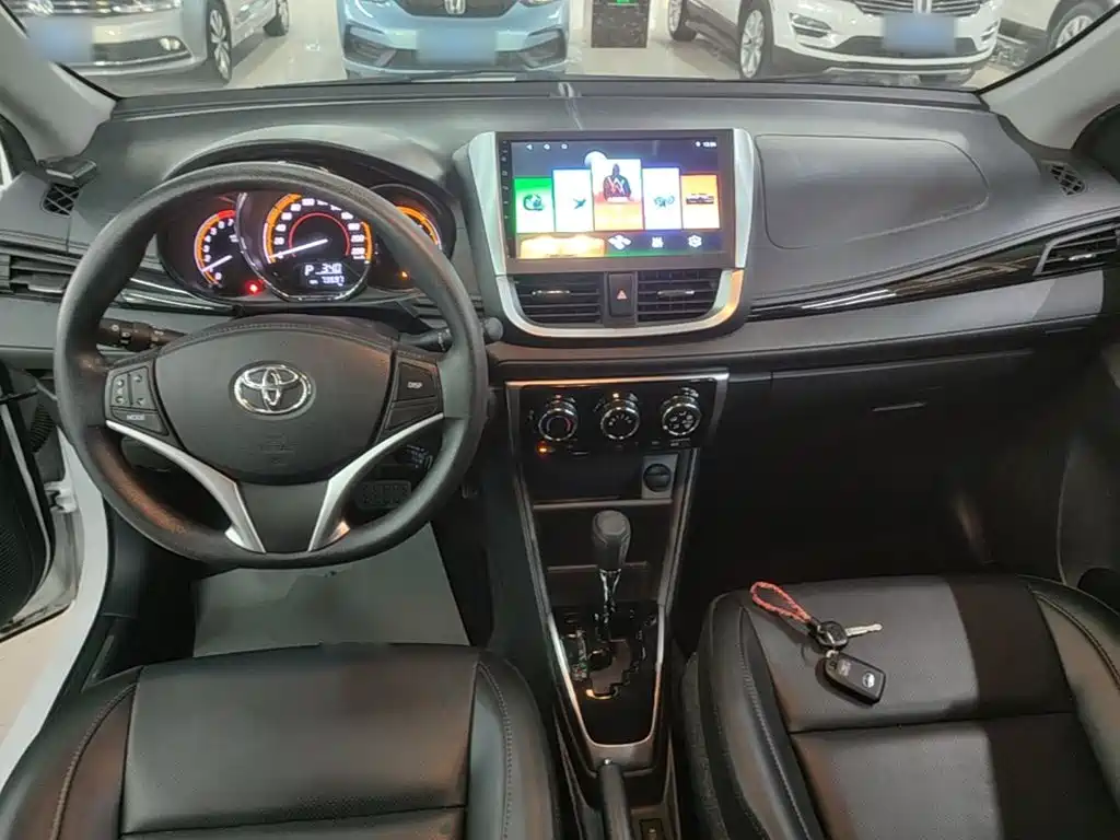 Toyota Yaris L — миниатюра 10