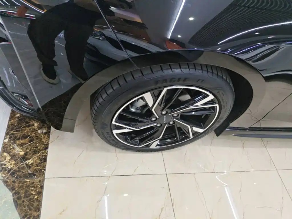 Lynk & Co 03 — миниатюра 23