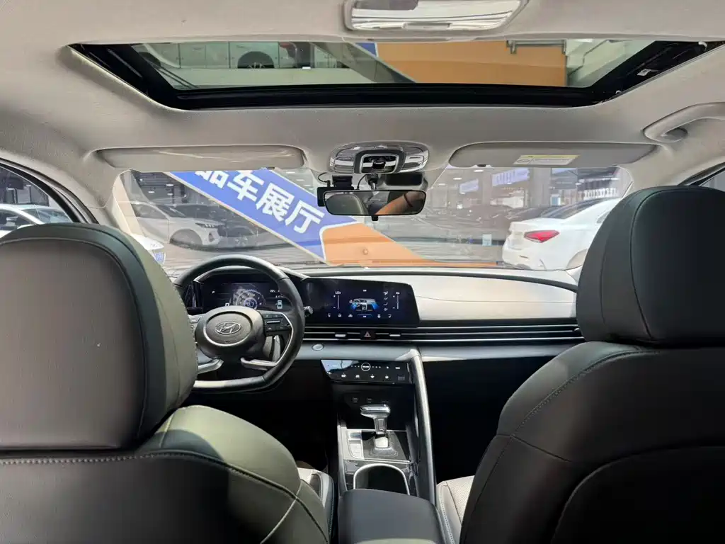 Hyundai Elantra — миниатюра 21