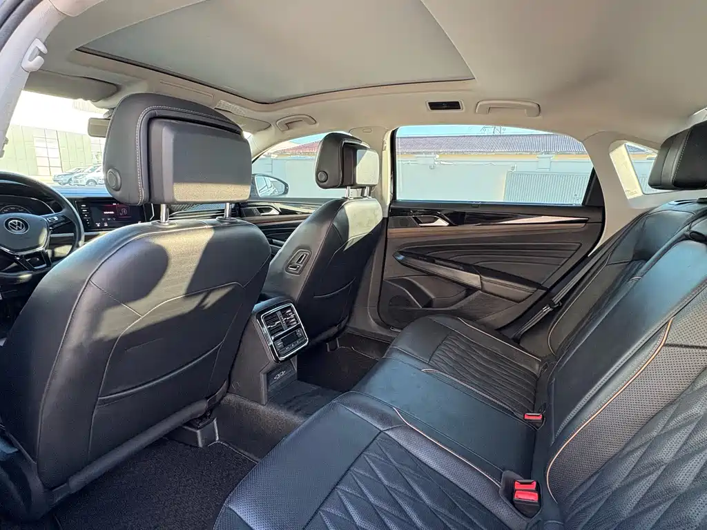 VOLKSWAGEN PASSAT NEW ENERGY