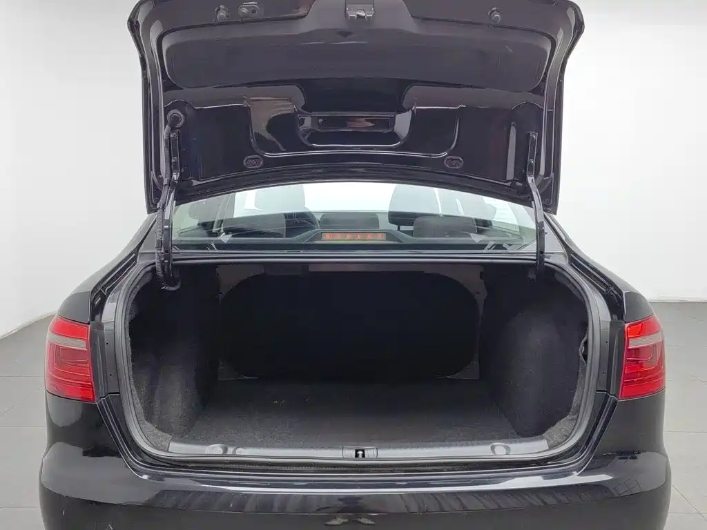 Volkswagen Lavida — миниатюра 16