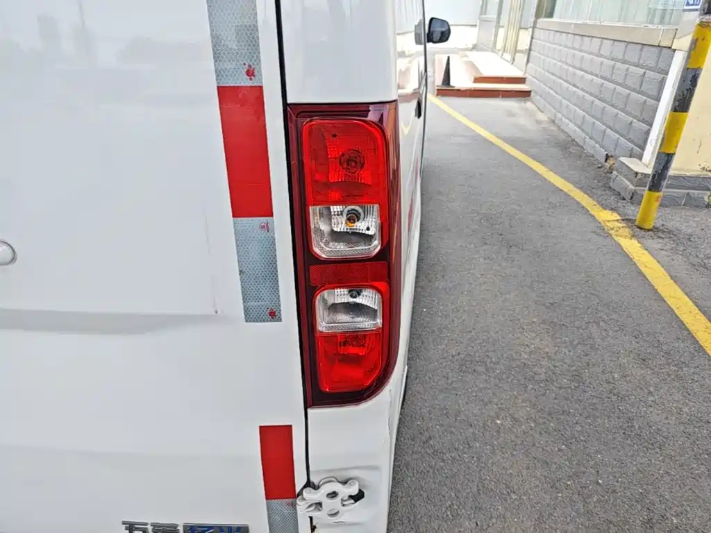 Wuling Yangguang — миниатюра 8