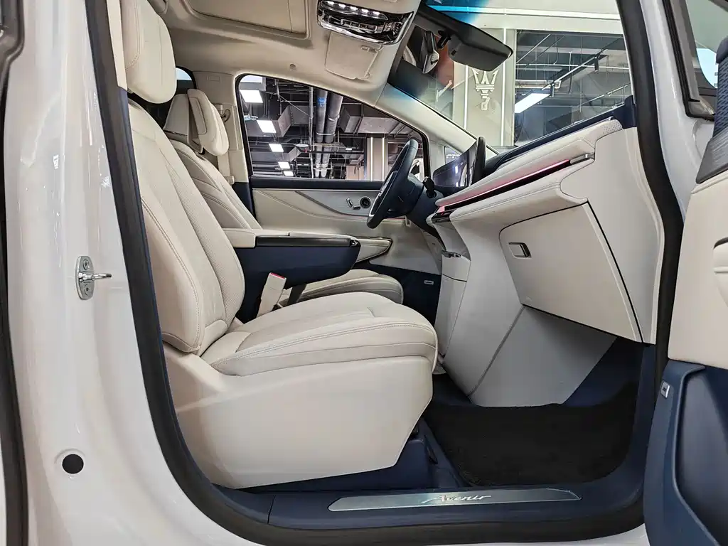 Buick GL8 Hybrid — миниатюра 15