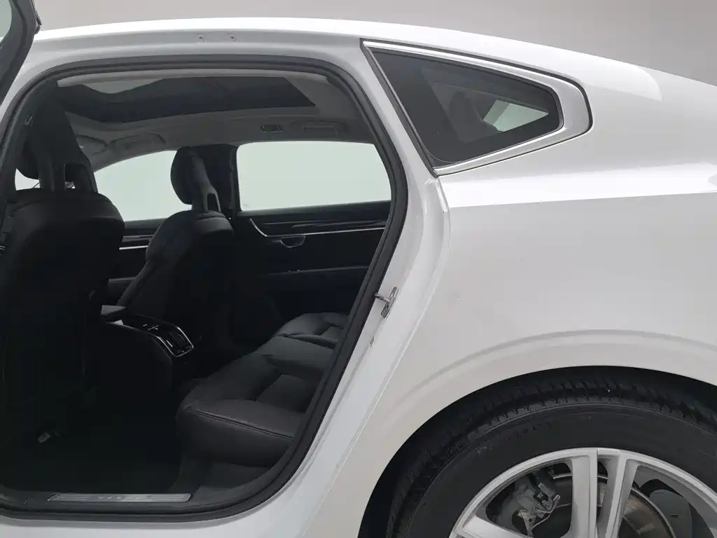 Volvo S90 — миниатюра 15