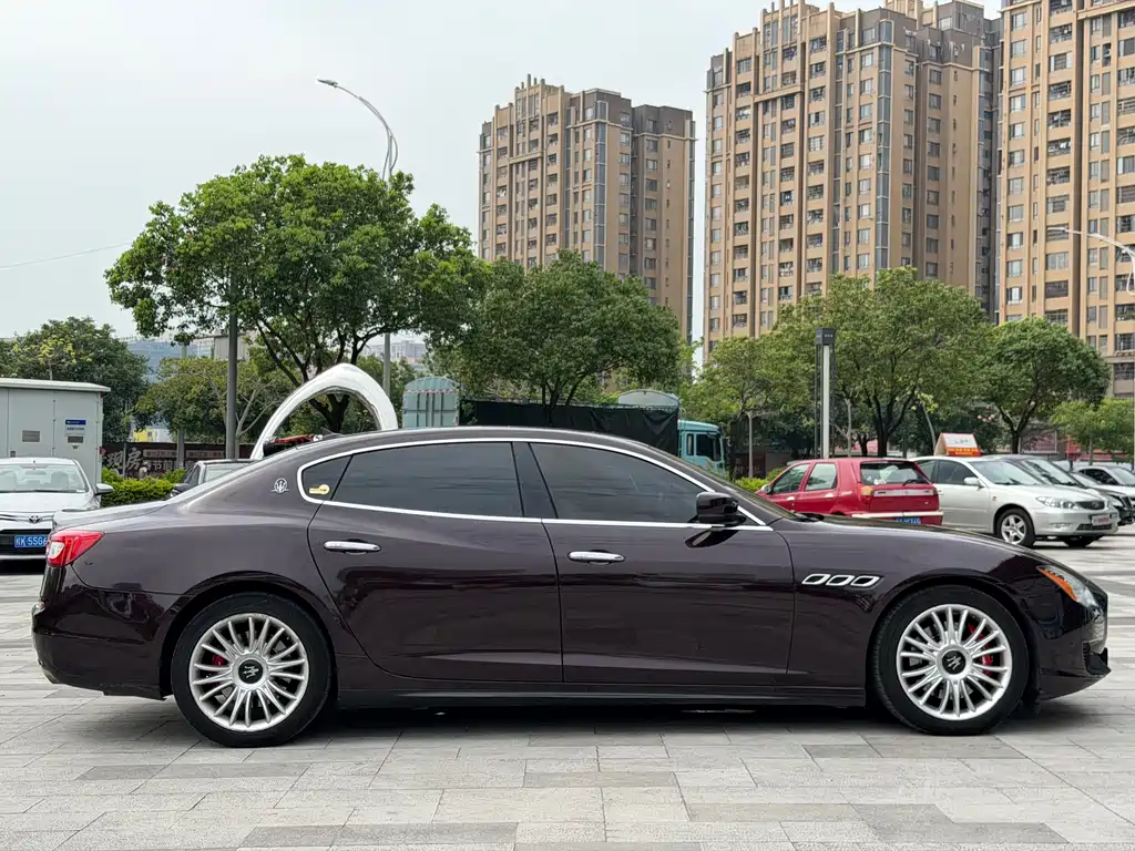 Maserati Quattroporte — миниатюра 15