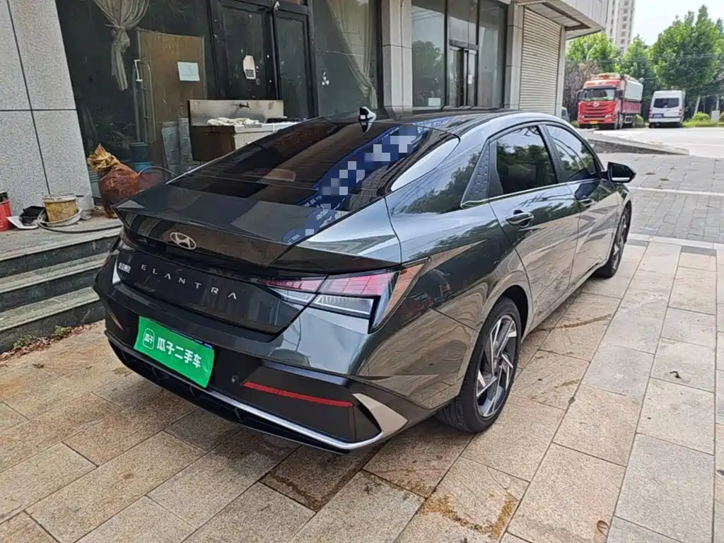Hyundai Elantra — миниатюра 7