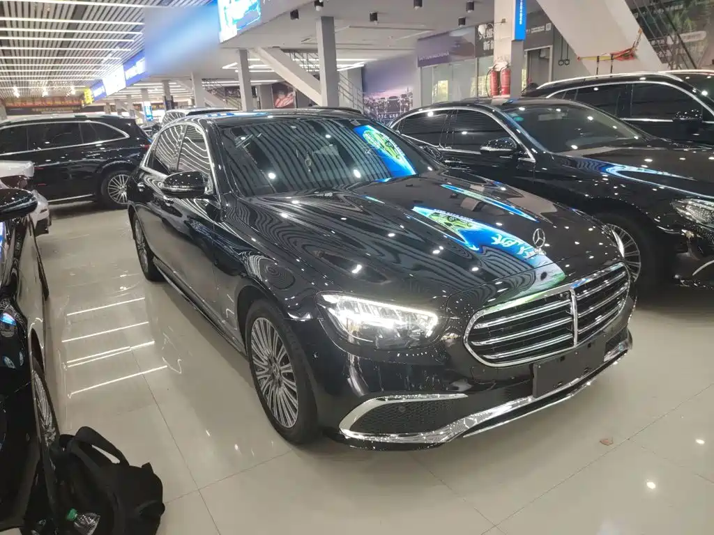 Mercedes-Benz E-Class — миниатюра 8