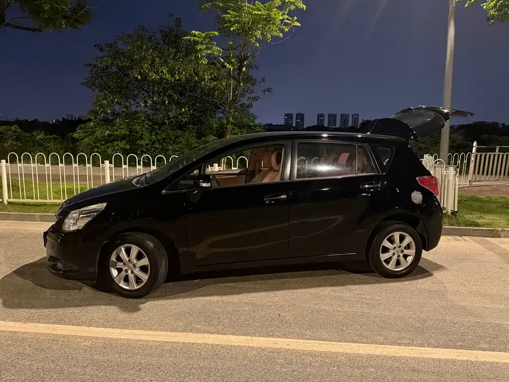 Toyota Verso — миниатюра 3