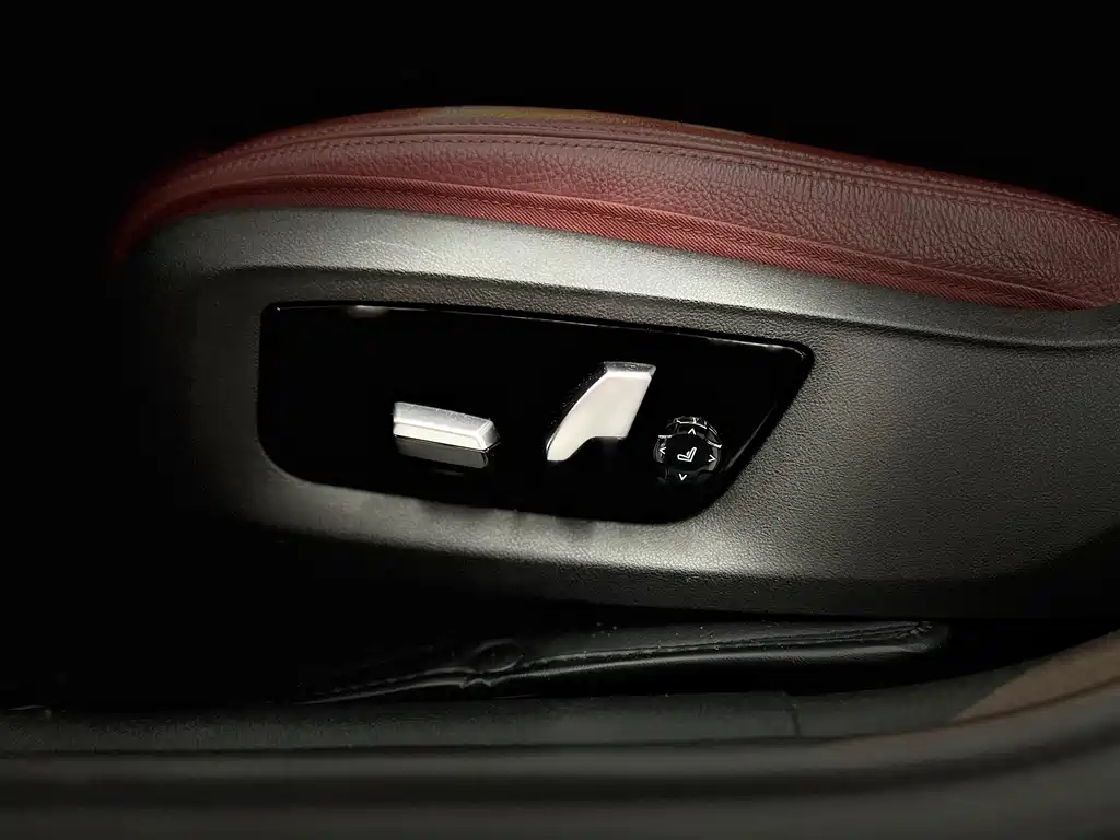 BMW 5 Series — миниатюра 10