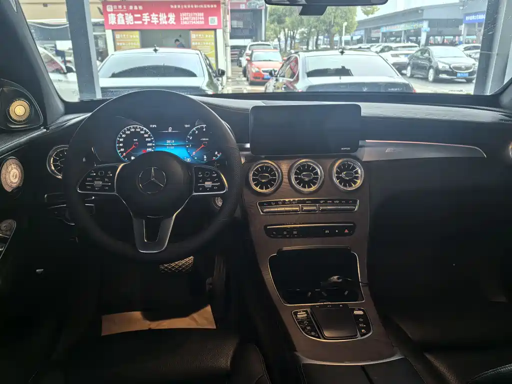 MERCEDES-BENZ GLC