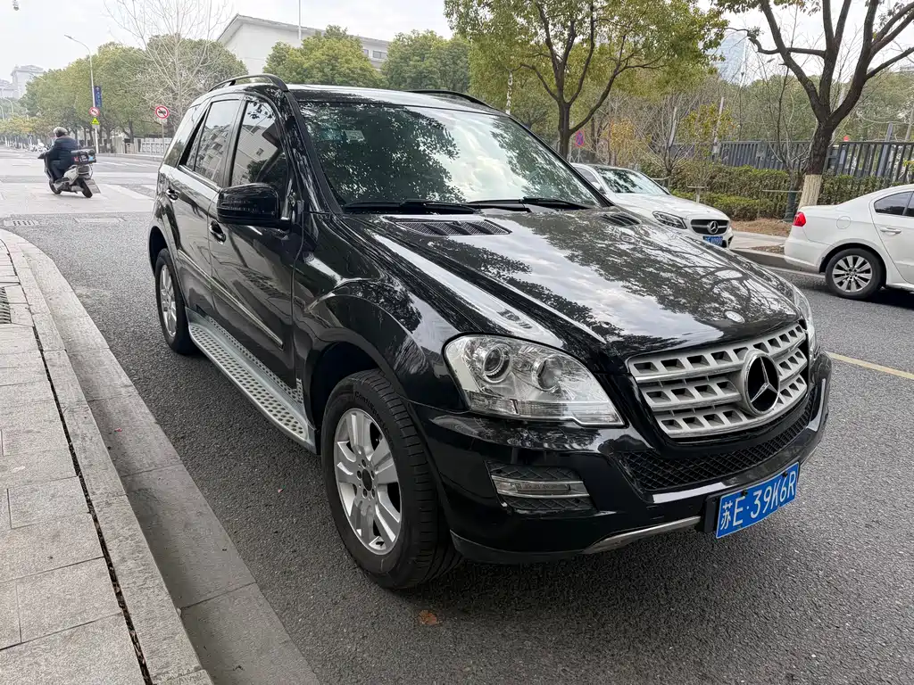 Mercedes-Benz M 2010 ML 300 4MATIC