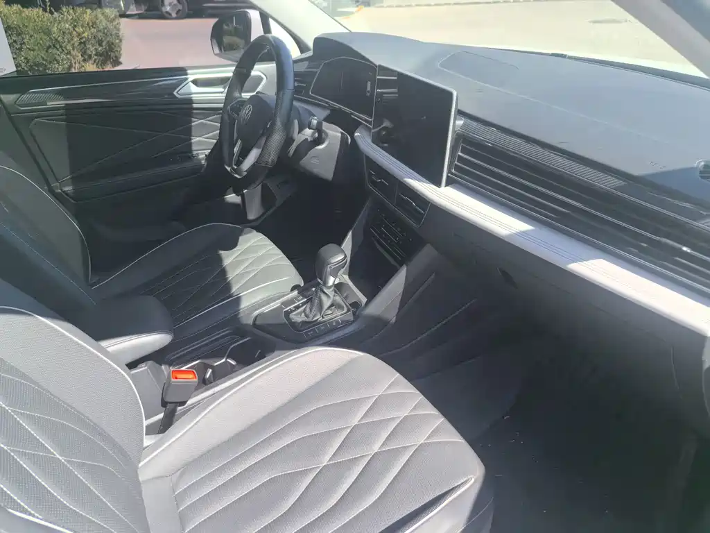 Volkswagen Tiguan L — миниатюра 8