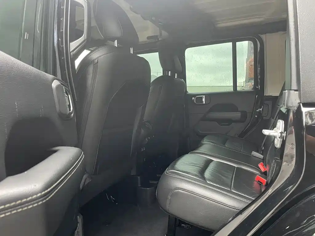 Jeep Wrangler — миниатюра 10
