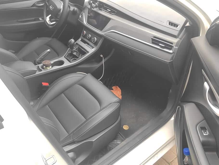 Geely Emgrand 1.5 л 2022 г. Белый, пробег 46600 км