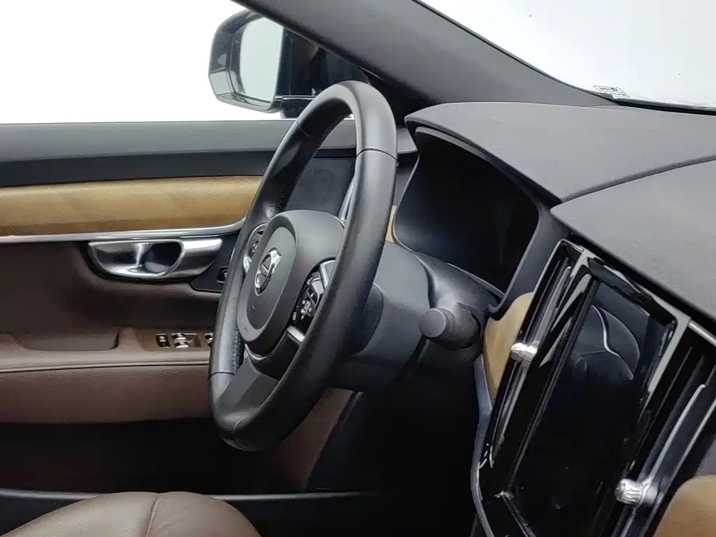 Volvo S90 PHEV — миниатюра 22