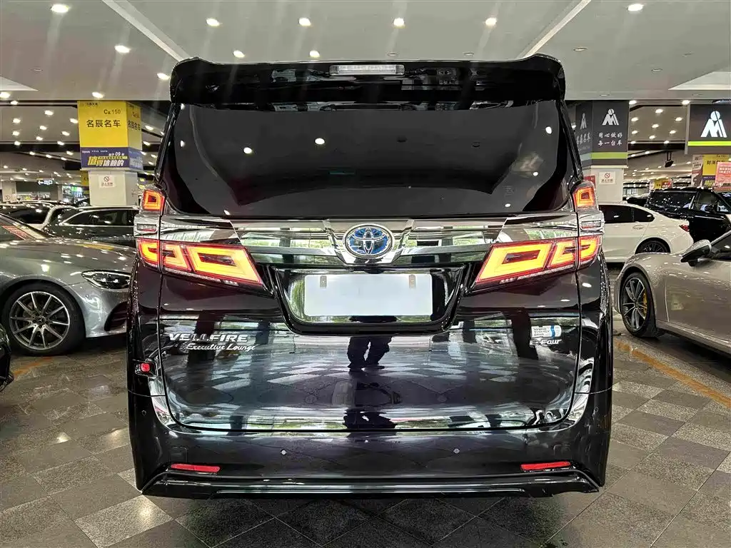 Toyota Vellfire Hybrid 2.5L HV Premium Edition, фото 11