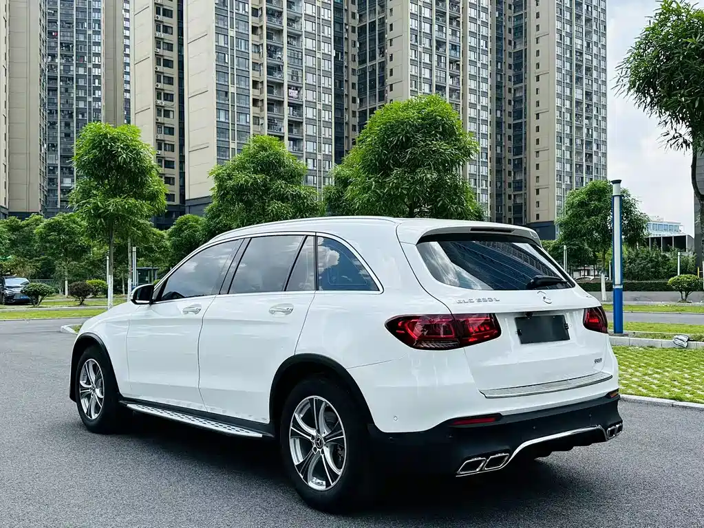 MERCEDES-BENZ GLC