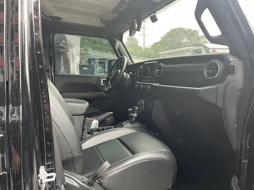 Jeep Wrangler — миниатюра 12