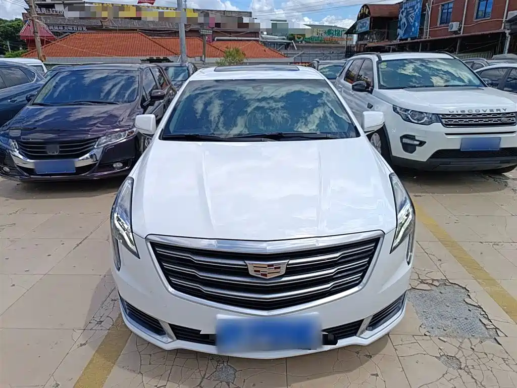 CADILLAC  XTS