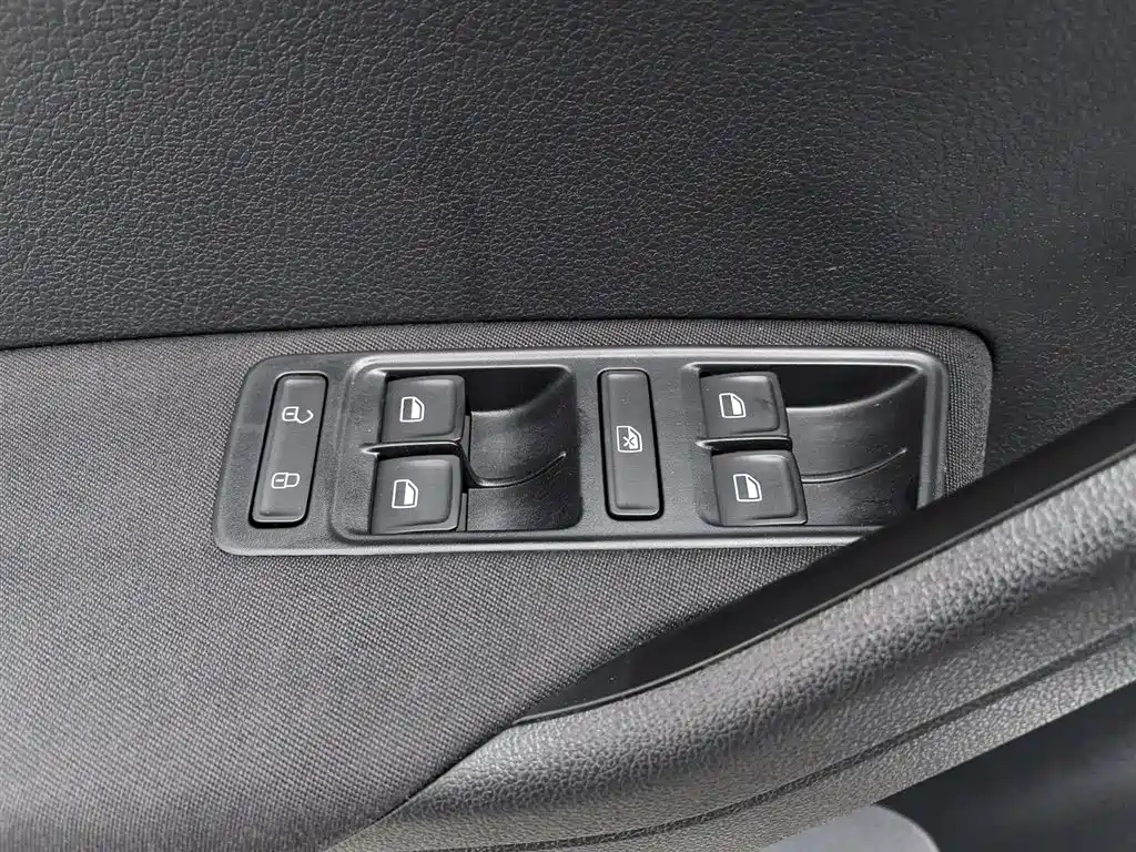 Volkswagen Jetta 2013 1.6L AT Comfort