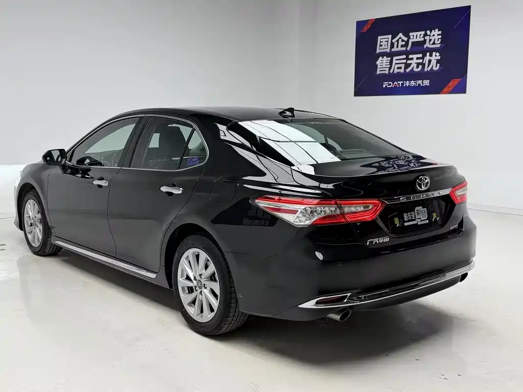 Toyota Camry — миниатюра 6