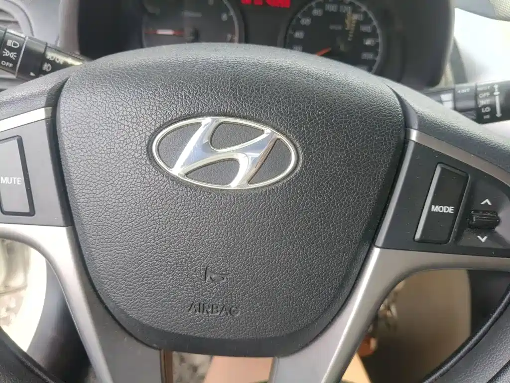 Hyundai Verna — миниатюра 12