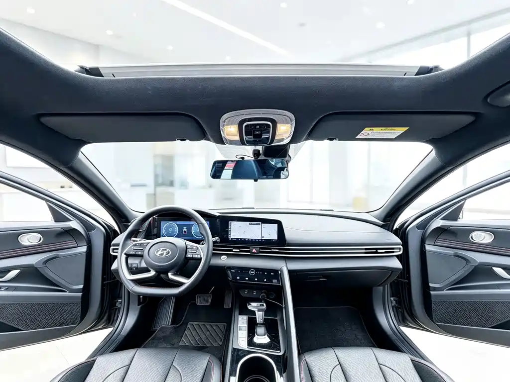Hyundai Elantra — миниатюра 11