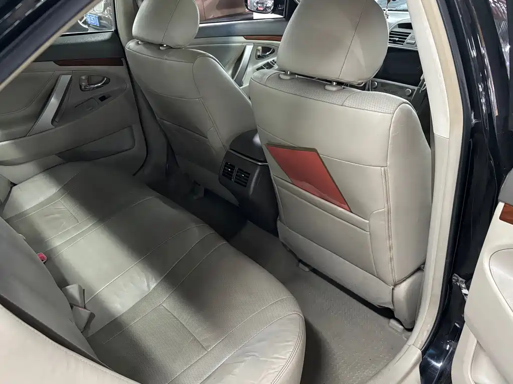 Toyota Camry — миниатюра 4