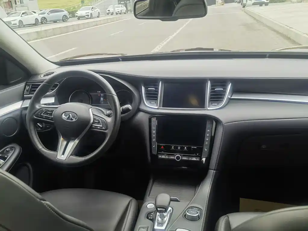 Infiniti QX50 - фото 3