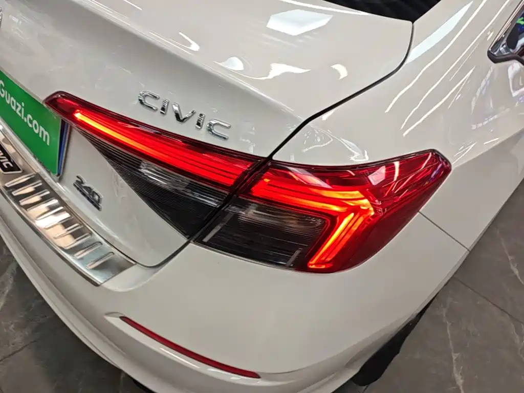 Honda Civic — миниатюра 8