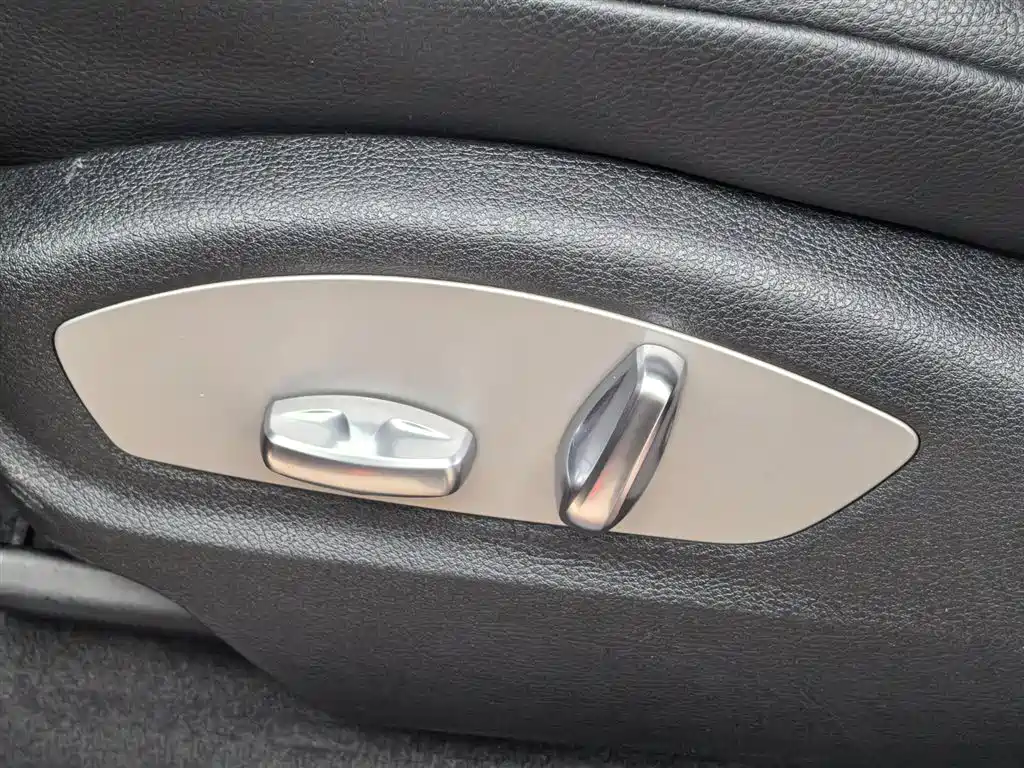 Porsche Macan — миниатюра 30