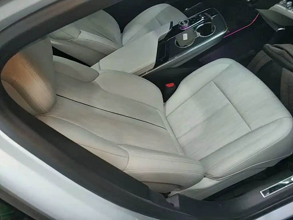 Cadillac Lyriq — миниатюра 25