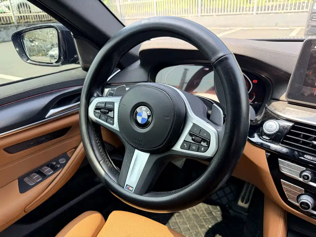 BMW 5 Series (Import) — миниатюра 7