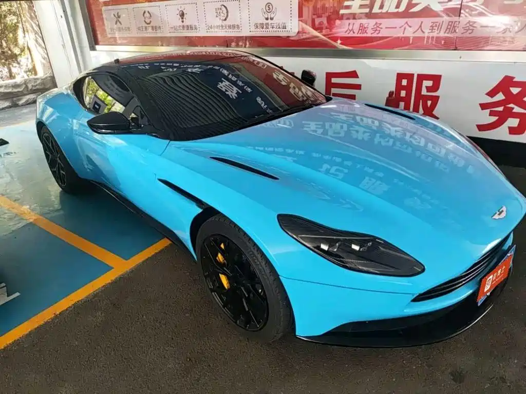 Aston Martin DB11 — миниатюра 3