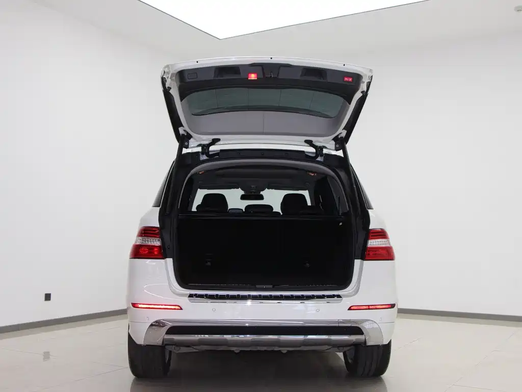 Mercedes-Benz M-Class — миниатюра 13