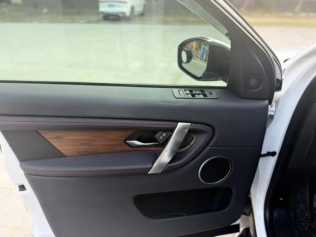 Land Rover Discovery Sport — миниатюра 4