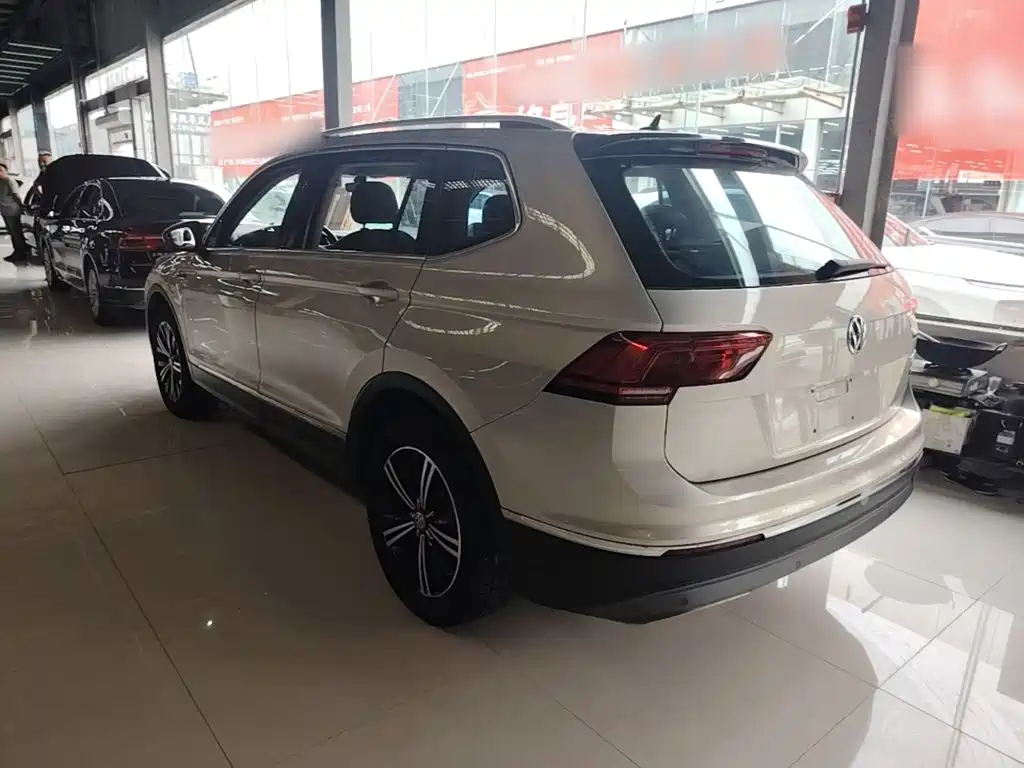 Volkswagen Tiguan L — миниатюра 5