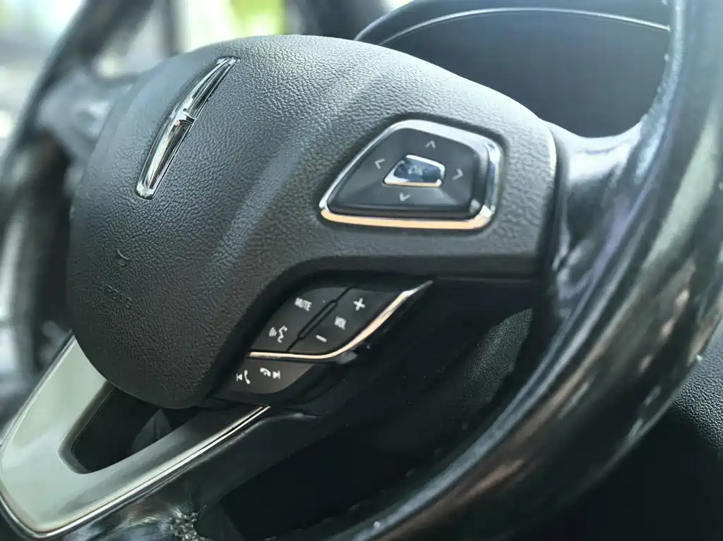 Lincoln MKC — миниатюра 26