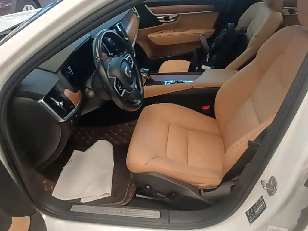 Volvo S90 — миниатюра 15