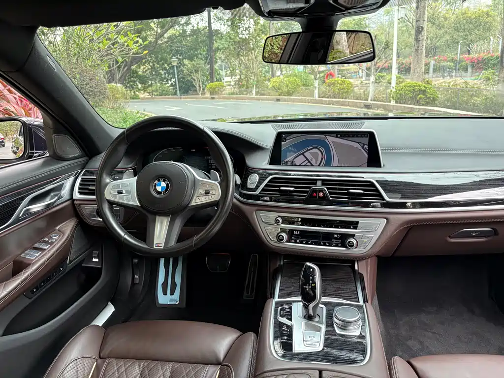 BMW 7 SERIES
