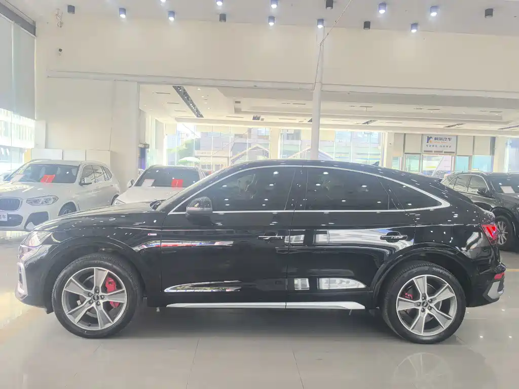 Audi Q5L Sportback — миниатюра 7