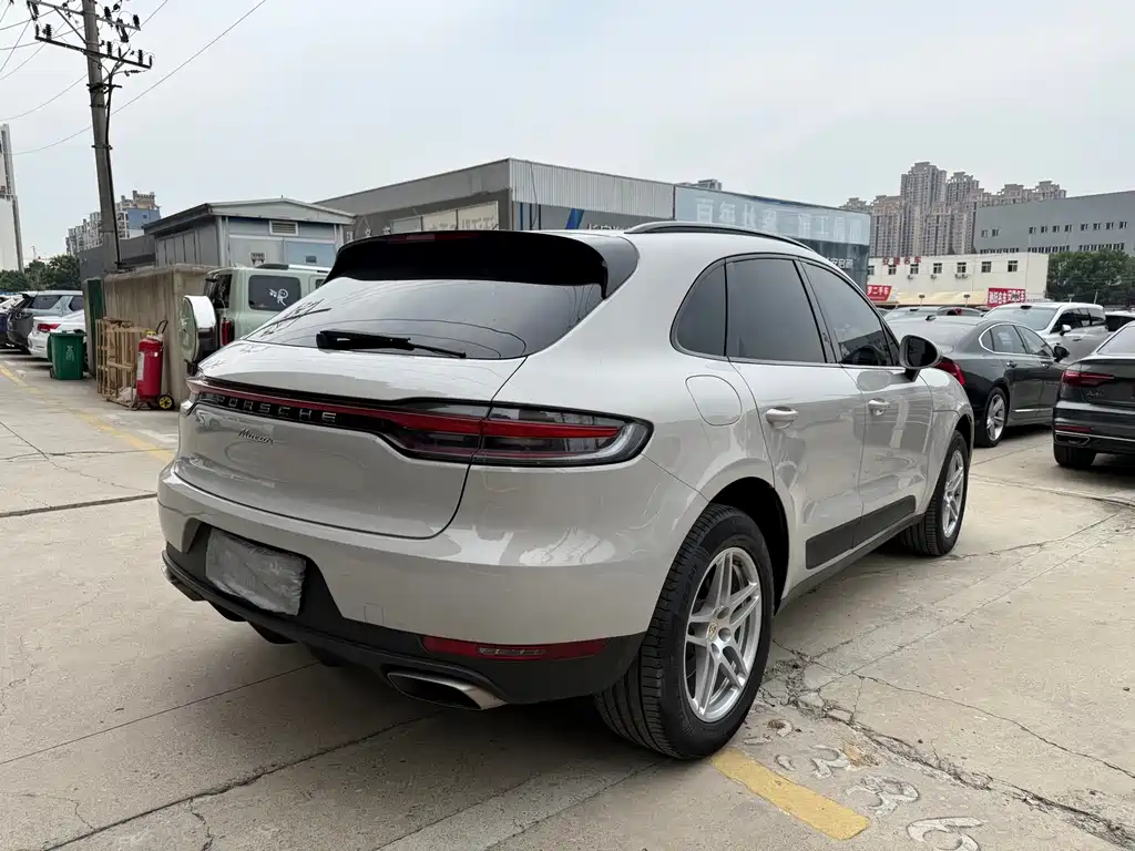 Porsche Macan — миниатюра 6