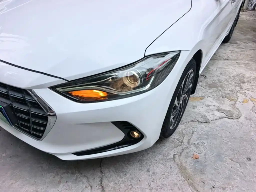 Hyundai Elantra — миниатюра 24