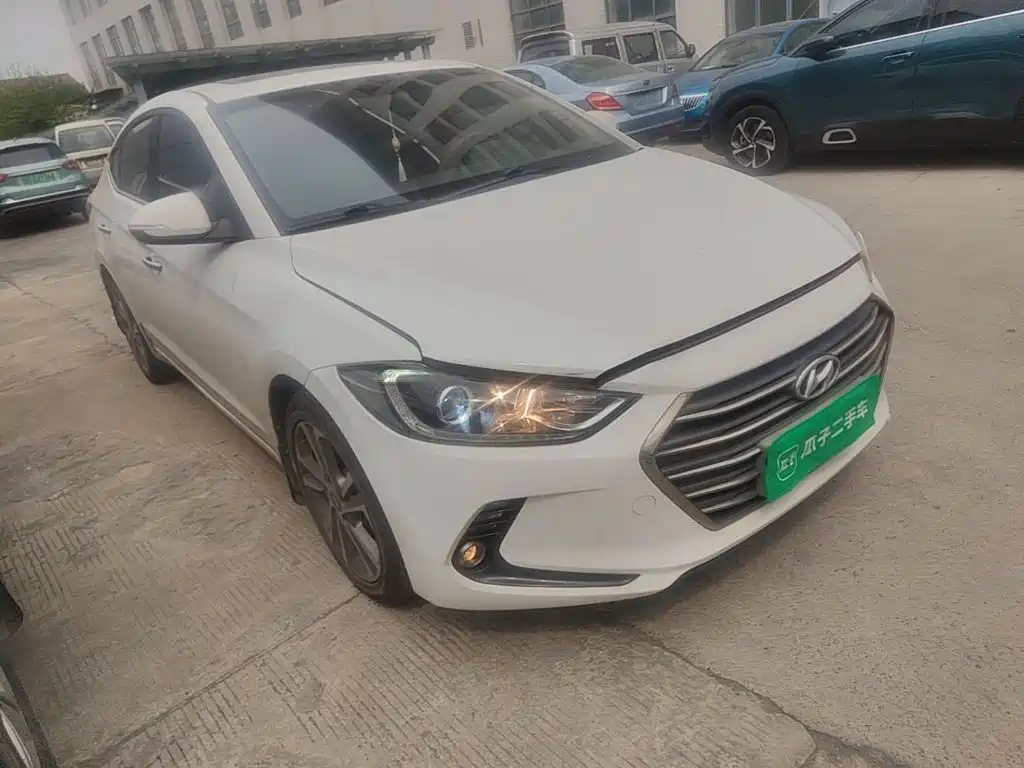 Hyundai Elantra — миниатюра 4
