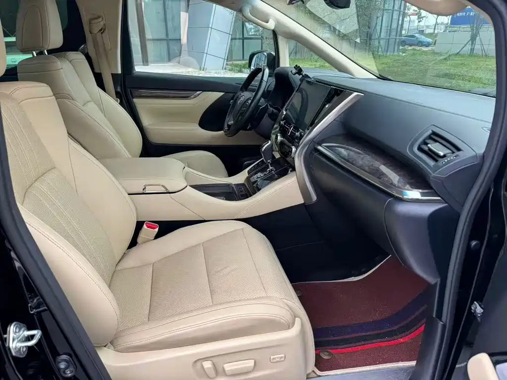 Toyota Vellfire — миниатюра 7