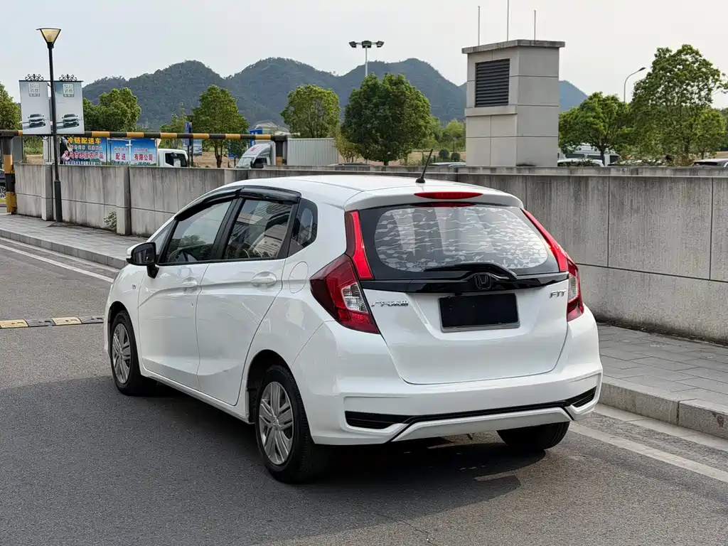 Honda Fit — миниатюра 7