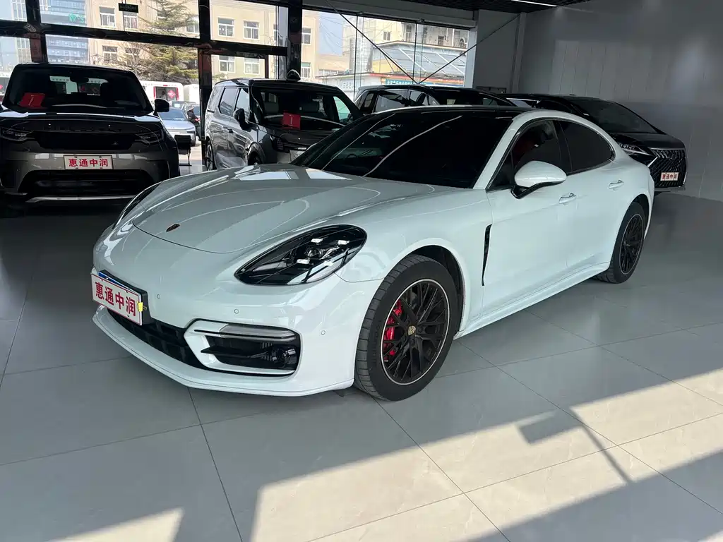 Porsche Panamera 2022