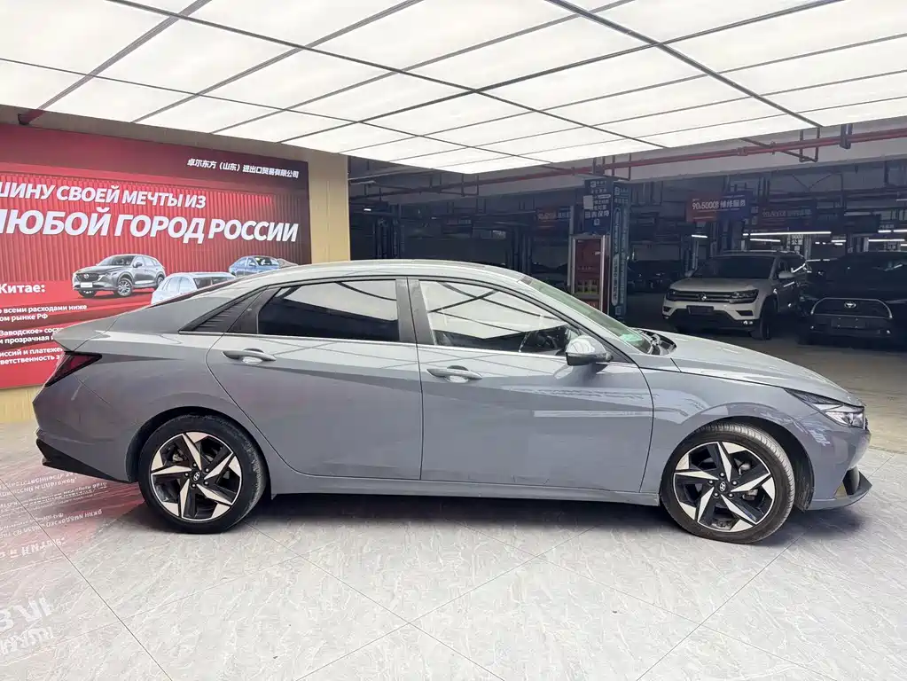 Hyundai Elantra — миниатюра 4