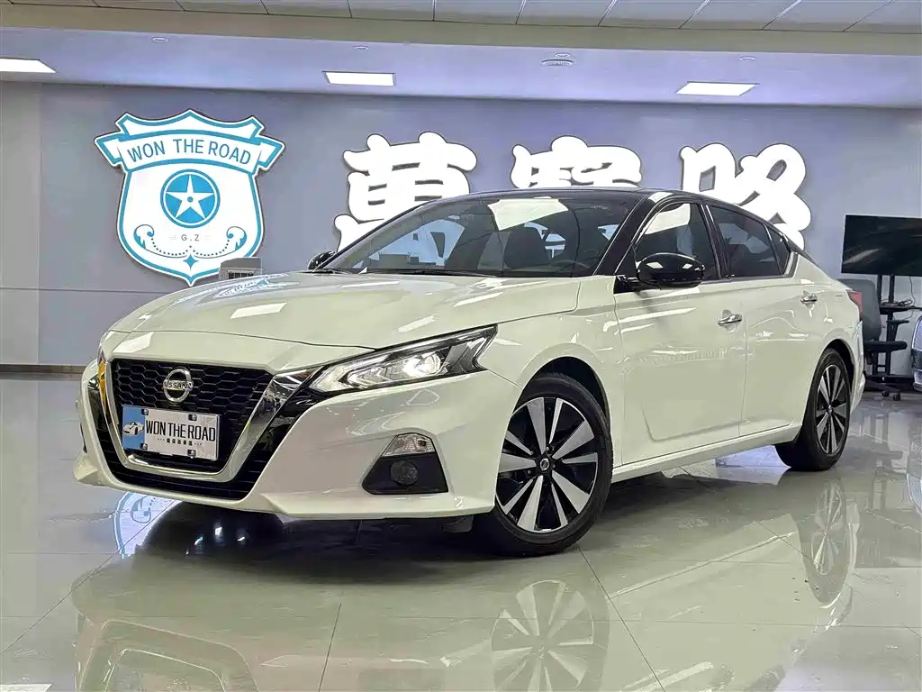 Купить Nissan Teana