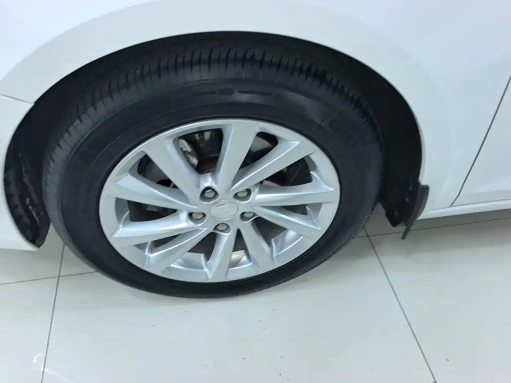 Buick Verano — миниатюра 23